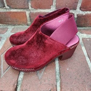 Antelope bordeaux suede wedges.  Sizes 37, 38, 39, and 40.